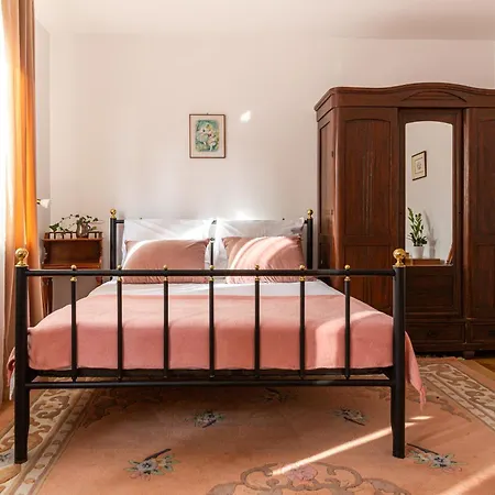 Pink Rose Apartman Józefów